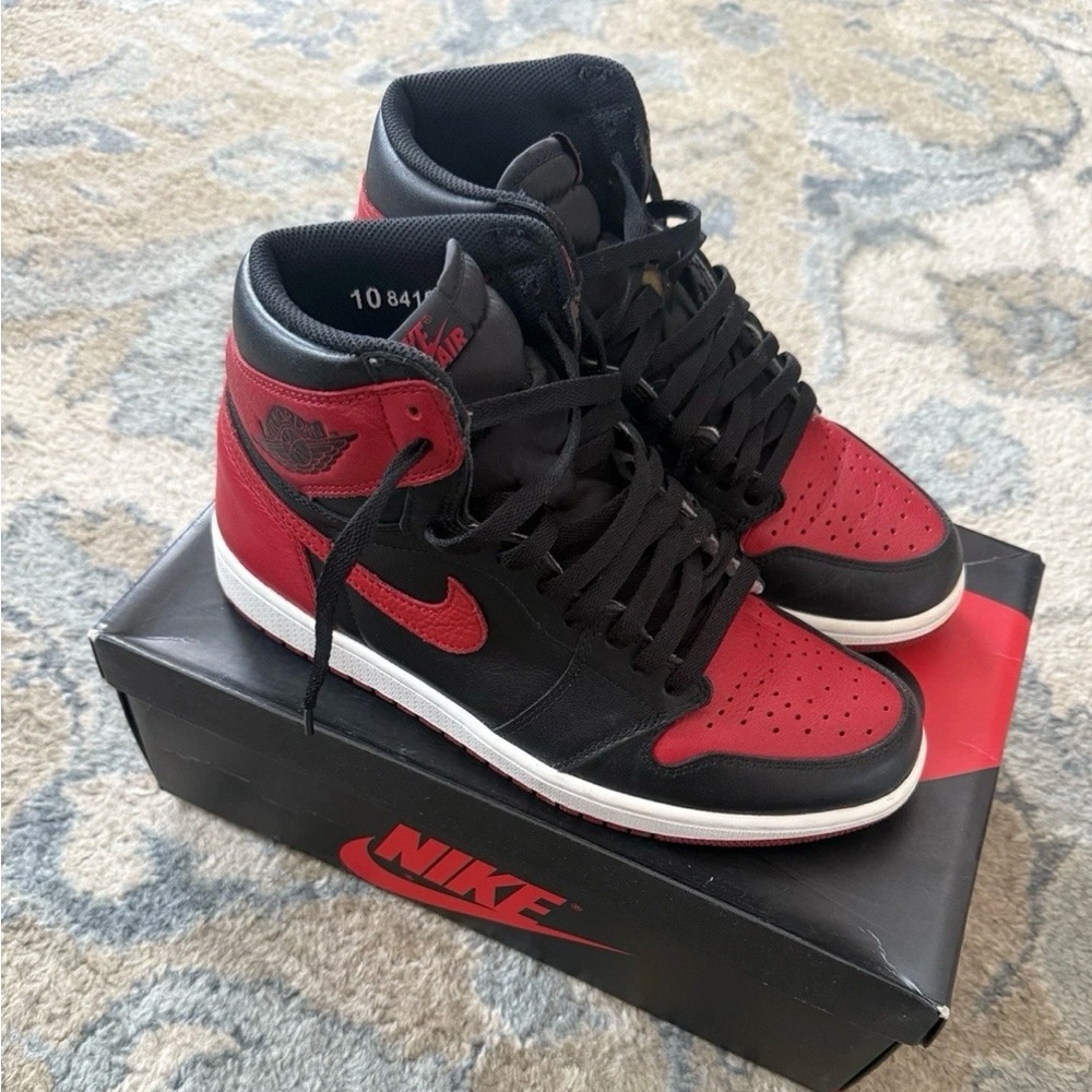 Nike Men's Black and Red High-Top Sneakers